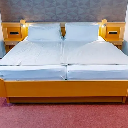 Hotell Unter Den Linden Schwetzingen