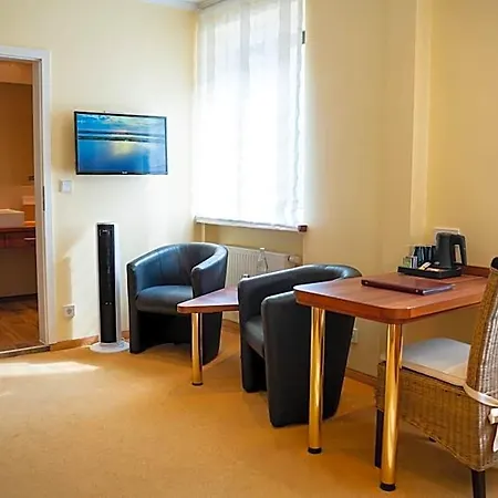 Hotell Unter Den Linden Schwetzingen