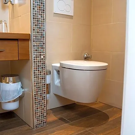 Unter Den Linden Hotell 3*