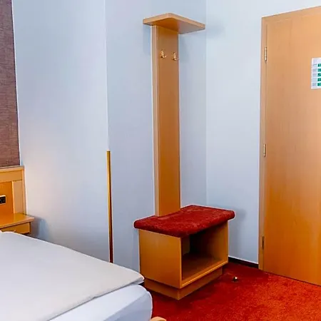 Hotell Unter Den Linden 3*